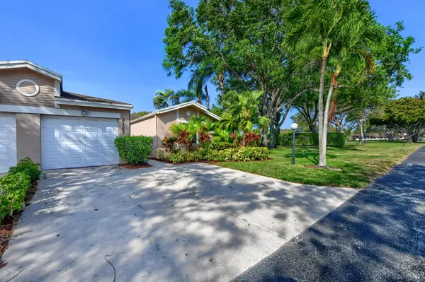 Boca Raton, FL 33496,8167 Sweetbriar WAY