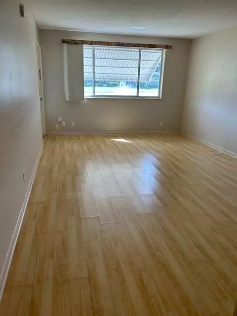 Lake Worth, FL 33461,2616 N Garden DR 105