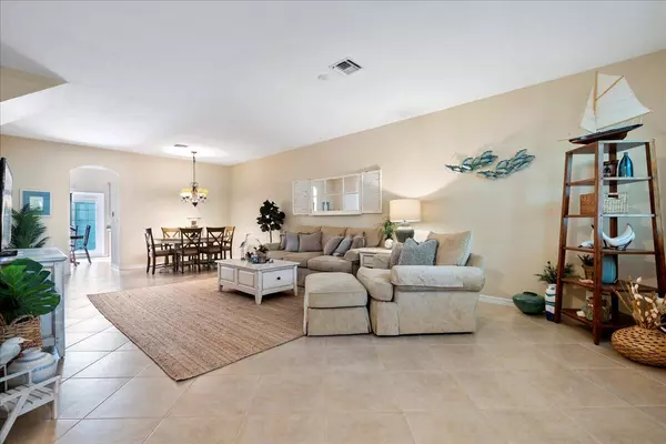 Jupiter, FL 33458,323 E Bay Cedar CIR