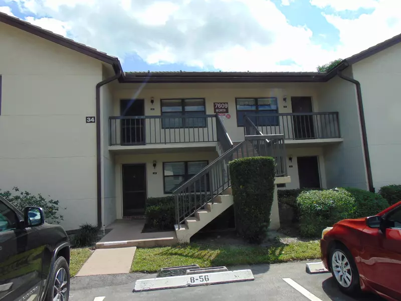 7609 Tahiti LN 203, Lake Worth, FL 33467