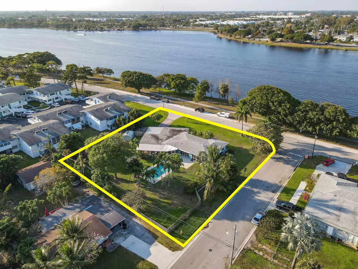 Lake Worth, FL 33461,1902 Lake Osborne DR