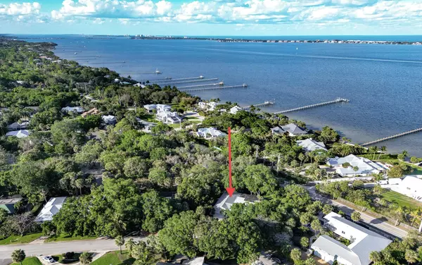 Sewalls Point, FL 34996,24 Fieldway DR