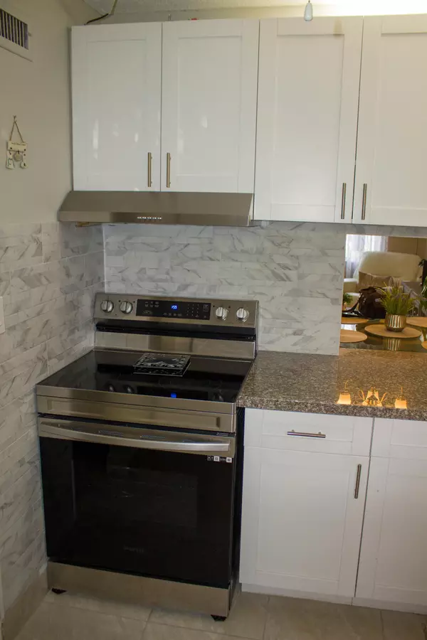 Lake Worth, FL 33461,2647 N Garden DR 107