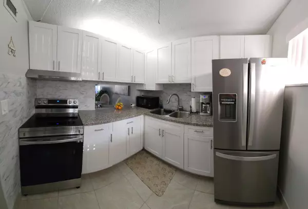 2647 N Garden DR 107, Lake Worth, FL 33461