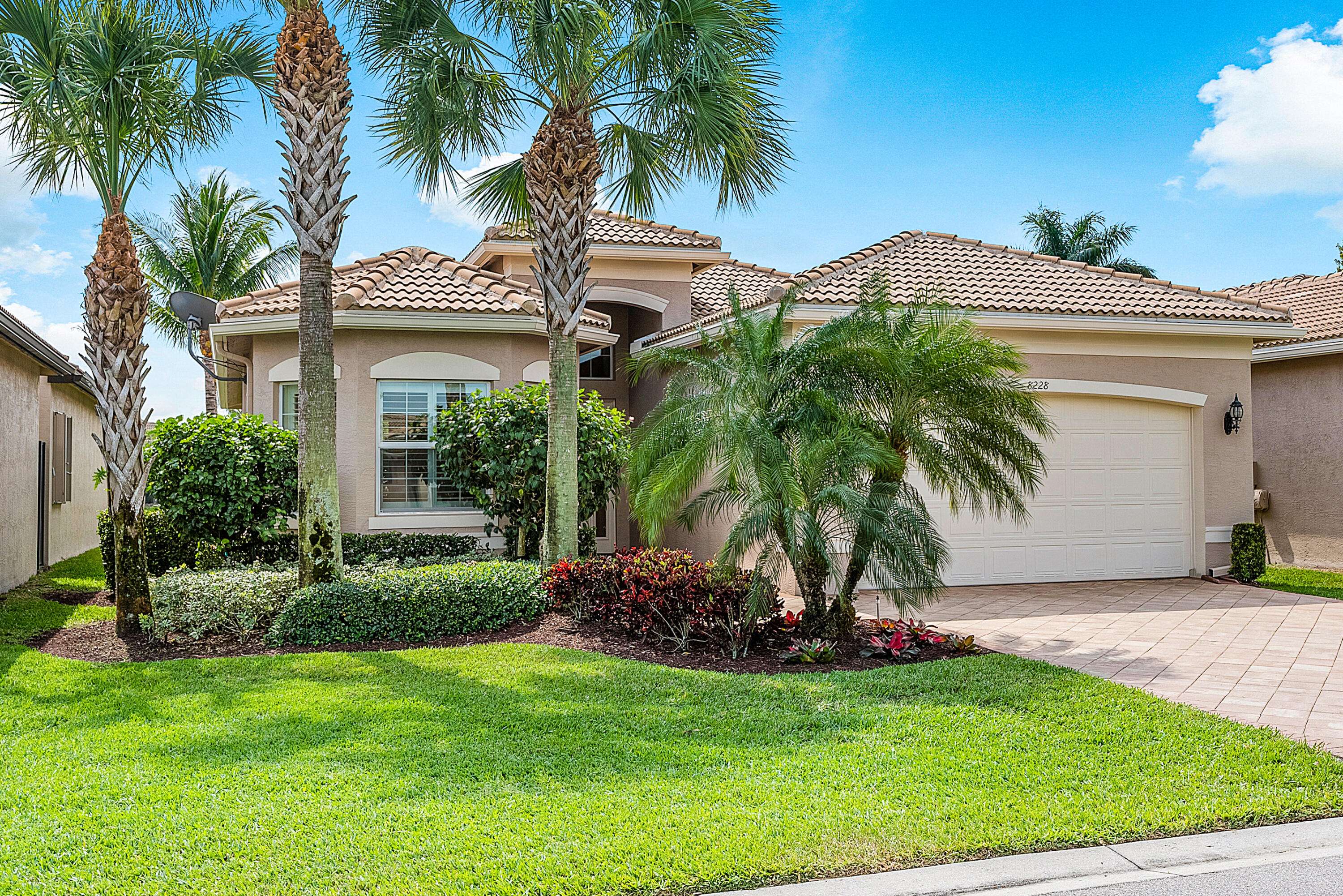 8228 Pikes Peak AVE, Boynton Beach, FL 33473
