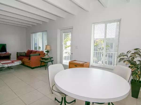 Lake Worth Beach, FL 33460,1520 Lake AVE 2b