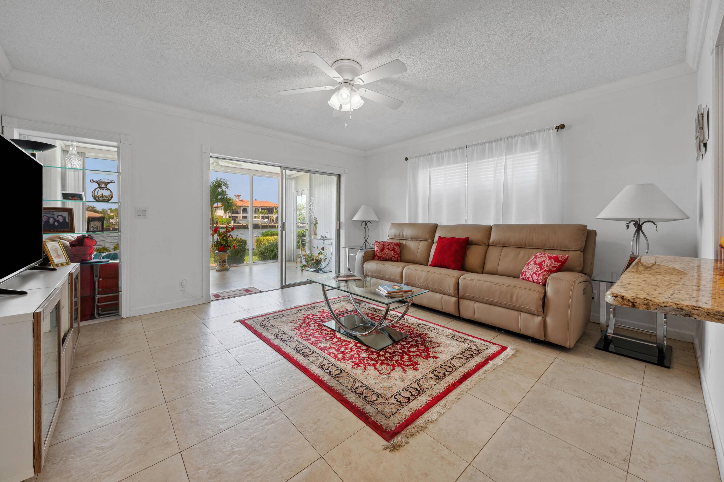 Pompano Beach, FL 33062,743 N Riverside DR 8a