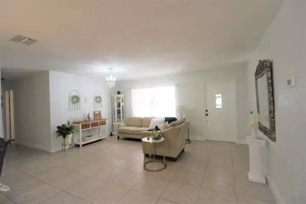 Boca Raton, FL 33428,22106 Aquila ST