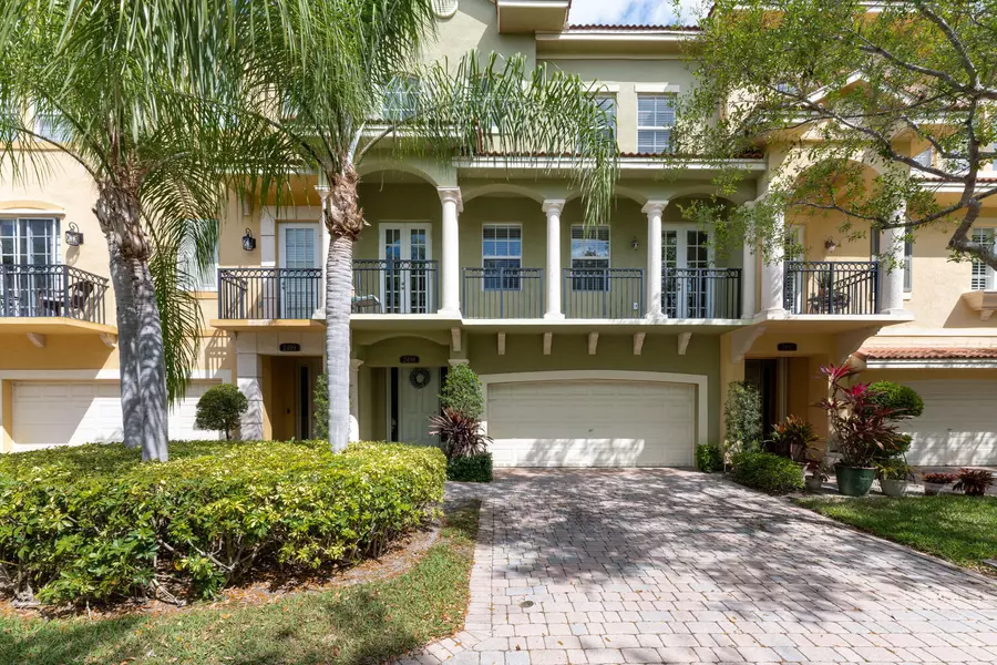 2498 San Pietro CIR, Palm Beach Gardens, FL 33410