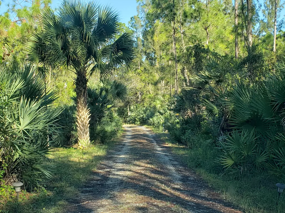 Loxahatchee Groves, FL 33470,14781 Gruber LN