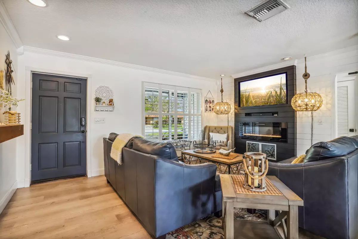 Atlantis, FL 33462,221 Walton Heath DR