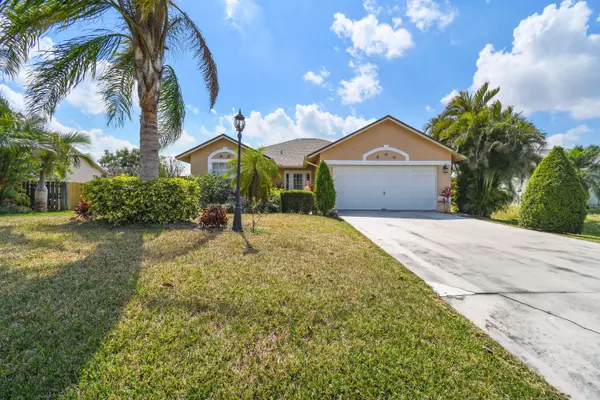 1026 SW Alcantarra BLVD, Port Saint Lucie, FL 34953