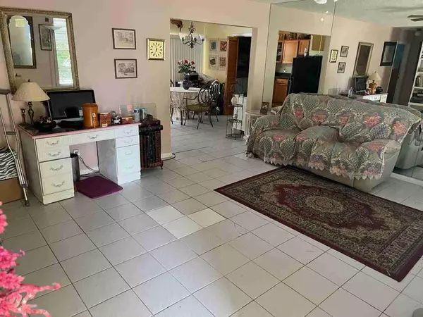 Jupiter, FL 33458,137 Lakeside DR