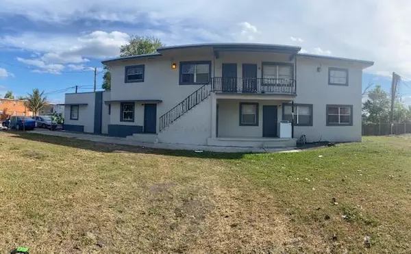 Belle Glade, FL 33430,108 NW 7th ST