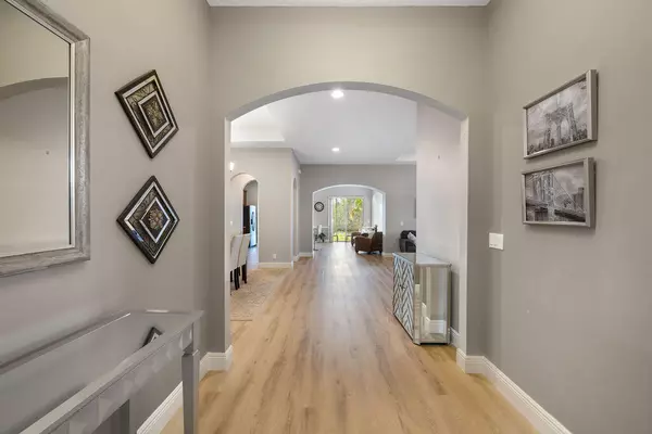 West Palm Beach, FL 33411,2305 Curley Cut