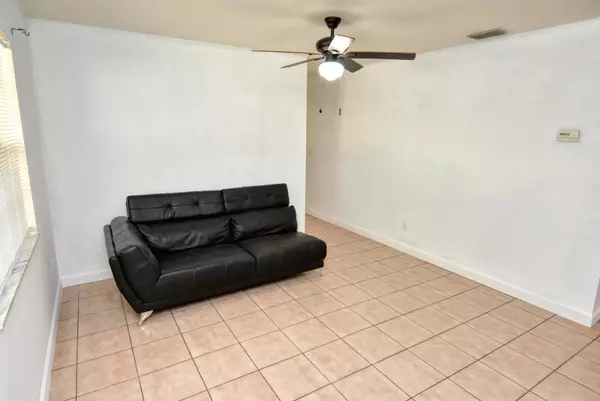 Port Saint Lucie, FL 34983,324 SE Huron Terrace