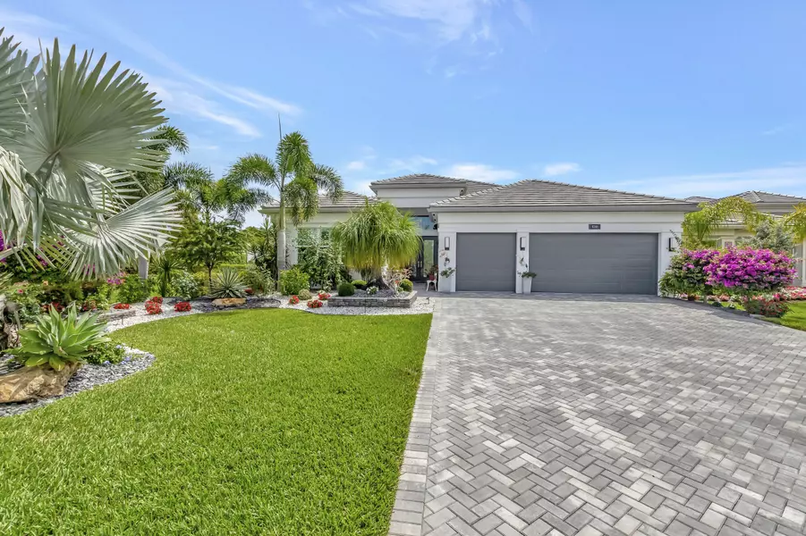 9285 Seahorse Bay DR, Boynton Beach, FL 33473