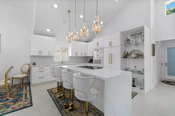 Boca Raton, FL 33496,17441 Via Capri