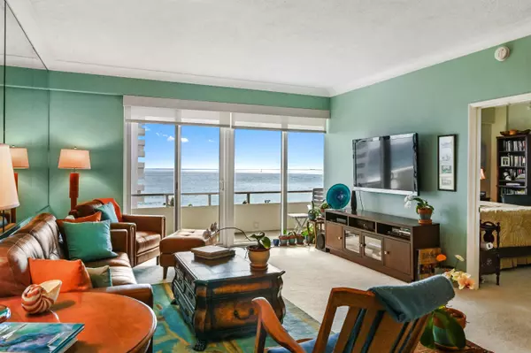 Boca Raton, FL 33432,3051 S Ocean BLVD 7040