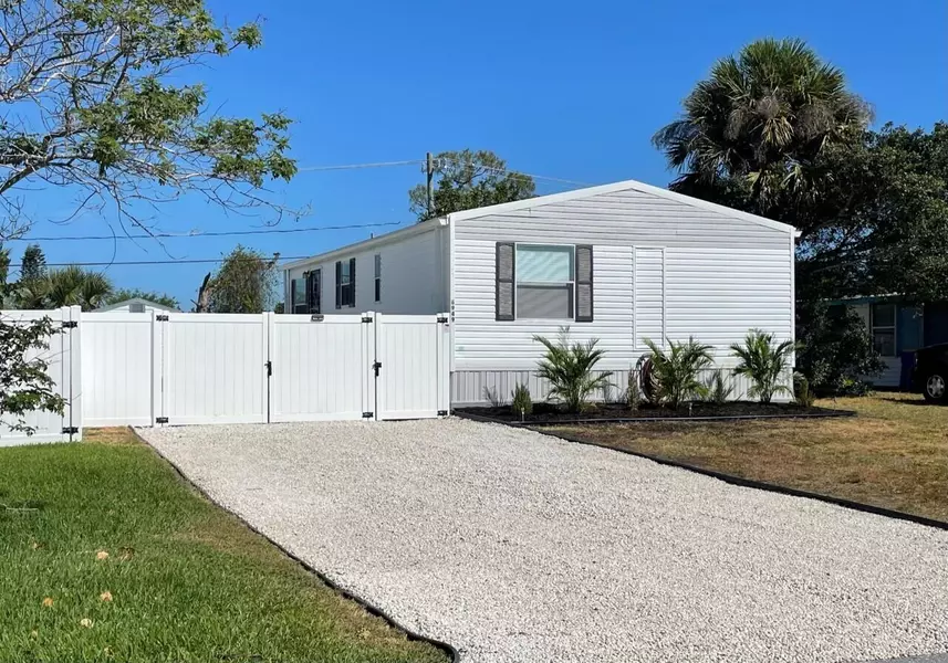 6949 SE Ridgeway TER, Hobe Sound, FL 33455