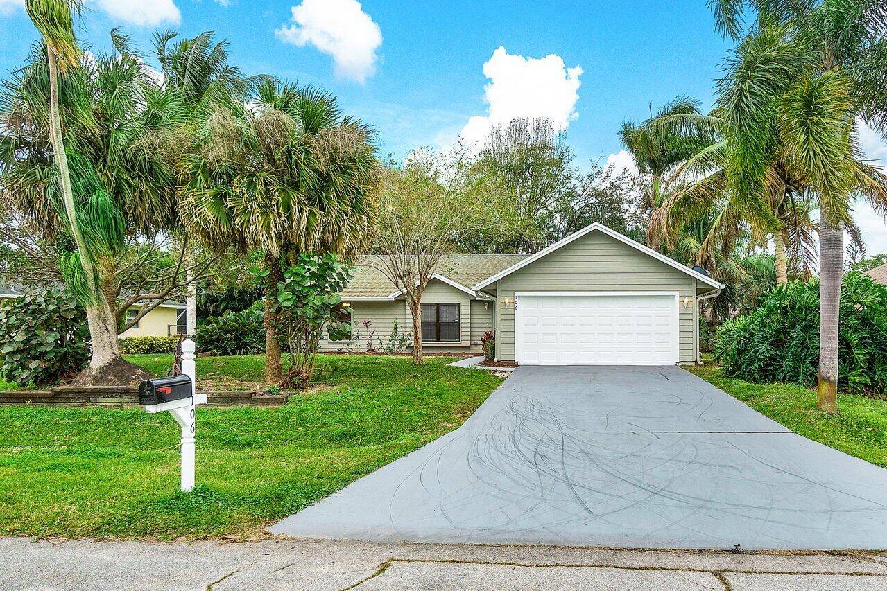 106 SW Airview AVE, Port Saint Lucie, FL 34984
