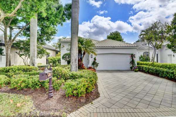 16076 Villa Vizcaya PL, Delray Beach, FL 33446