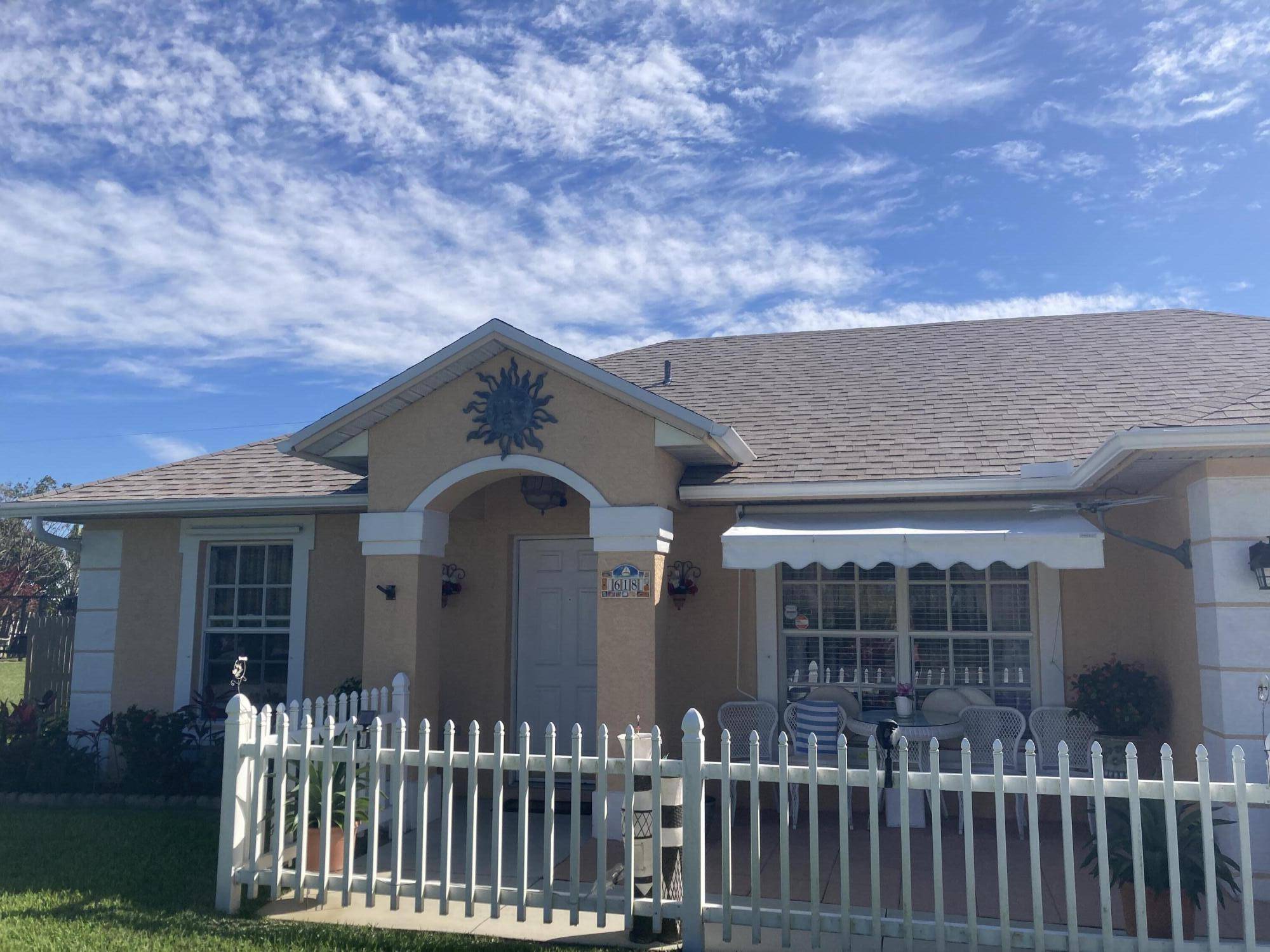 Port Saint Lucie, FL 34984,618 SE Thanksgiving AVE