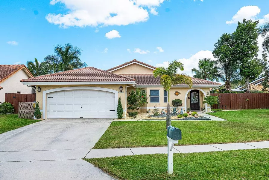 5380 Helene CIR, Boynton Beach, FL 33472