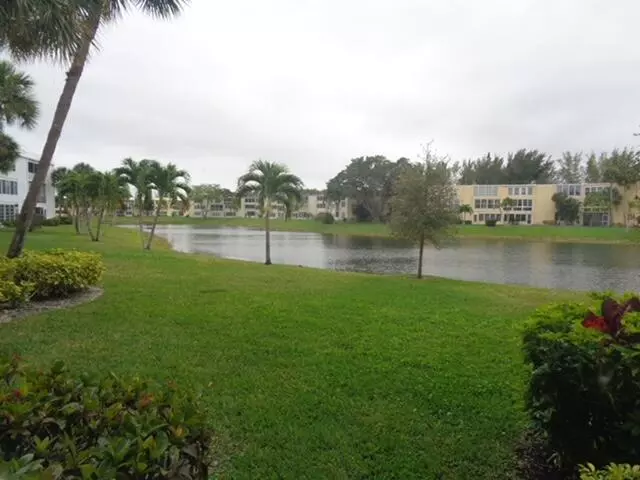 104 Wellington B, West Palm Beach, FL 33417