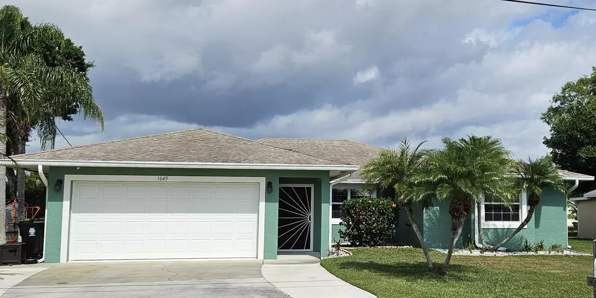 1649 SE Dome CIR, Port Saint Lucie, FL 34952