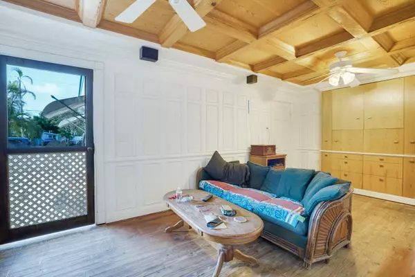 West Palm Beach, FL 33406,4375 Palm AVE