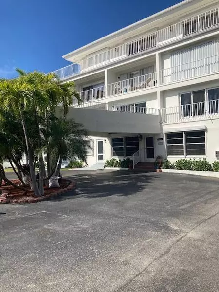 4001 S Ocean BLVD 208, South Palm Beach, FL 33480