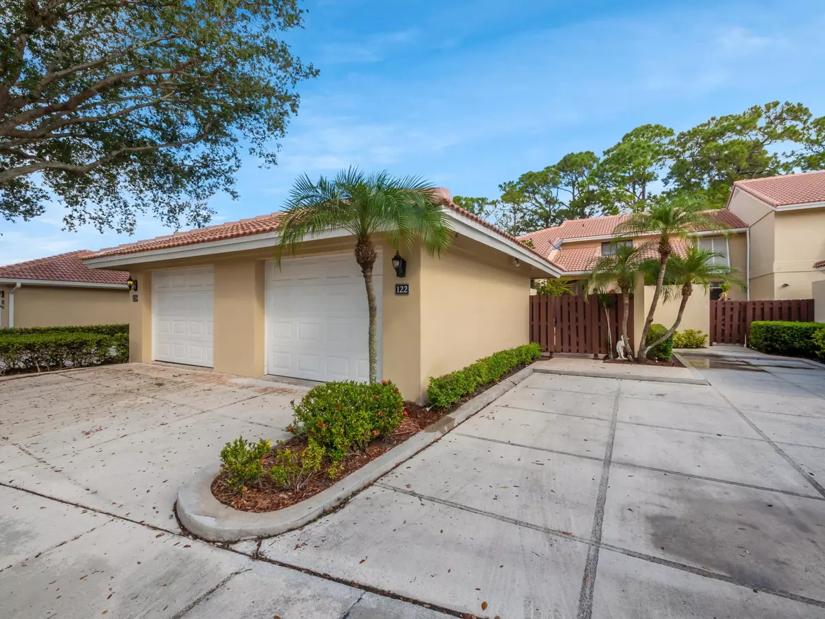 Palm Beach Gardens, FL 33418,122 Old Meadow WAY