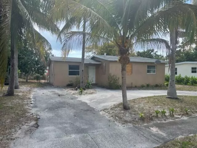 2400 NW 2nd ST, Boynton Beach, FL 33435