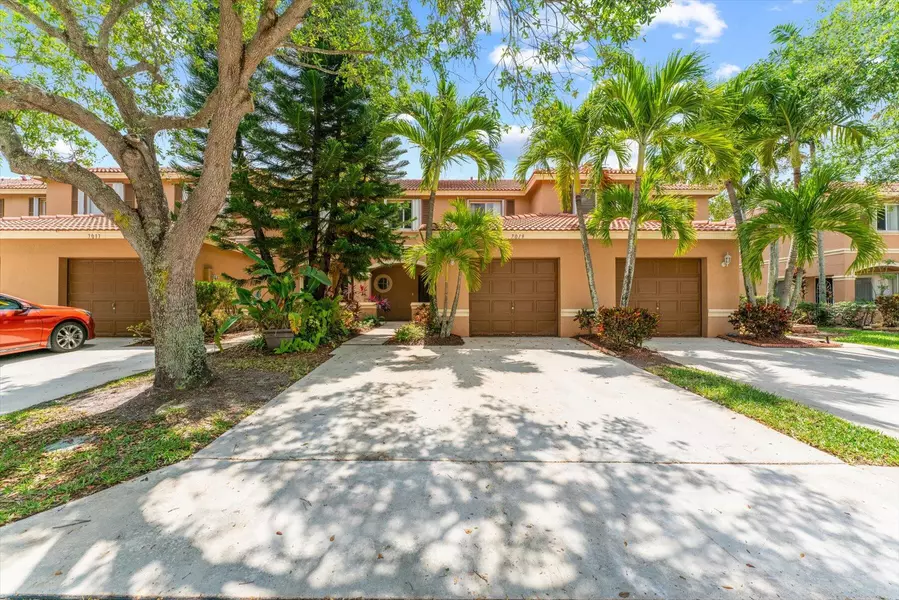 7019 Hawks Nest TER, Riviera Beach, FL 33407