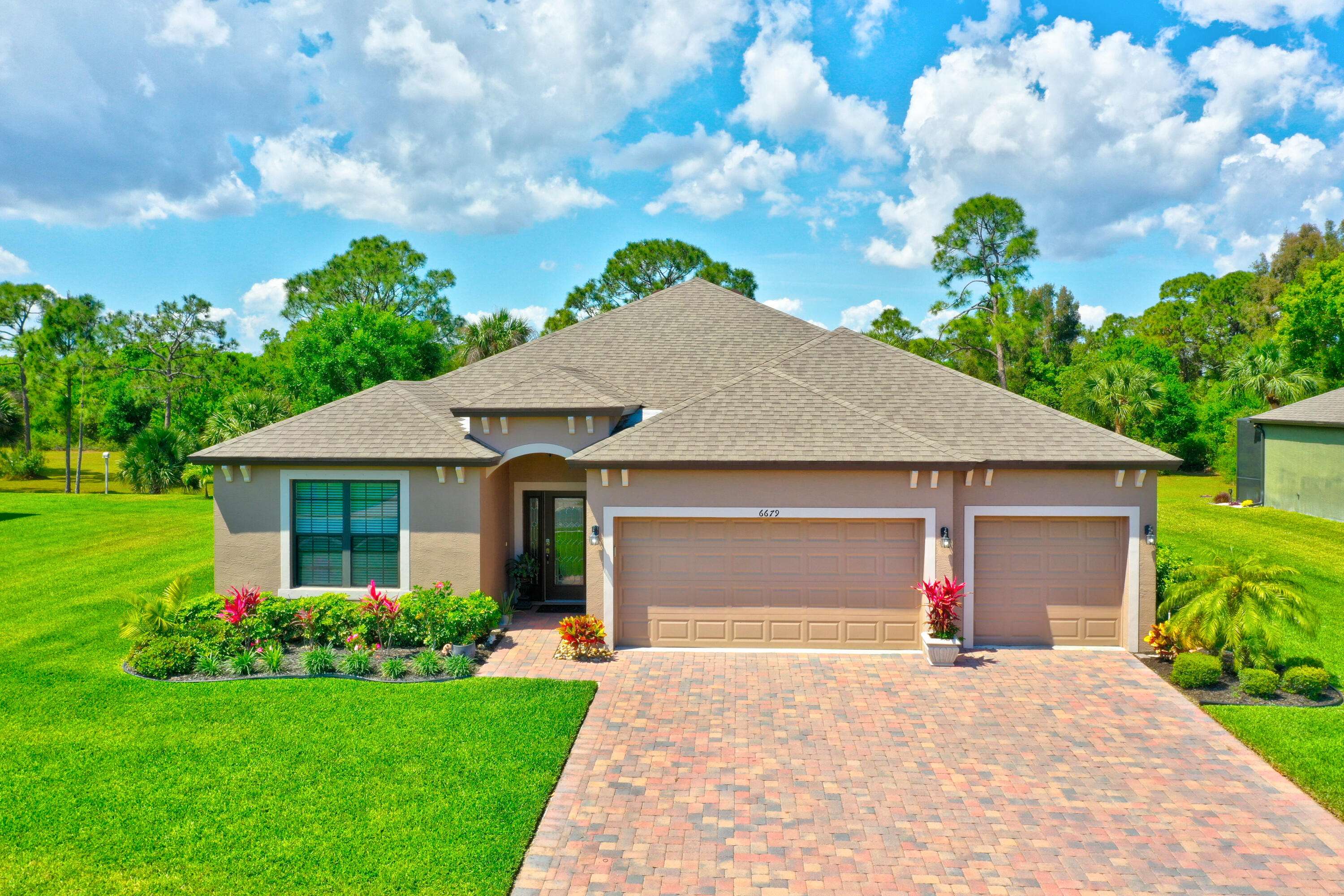6679 59th CT, Vero Beach, FL 32967