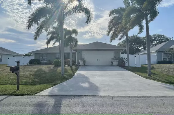 Port Saint Lucie, FL 34953,593 SW Columbus DR