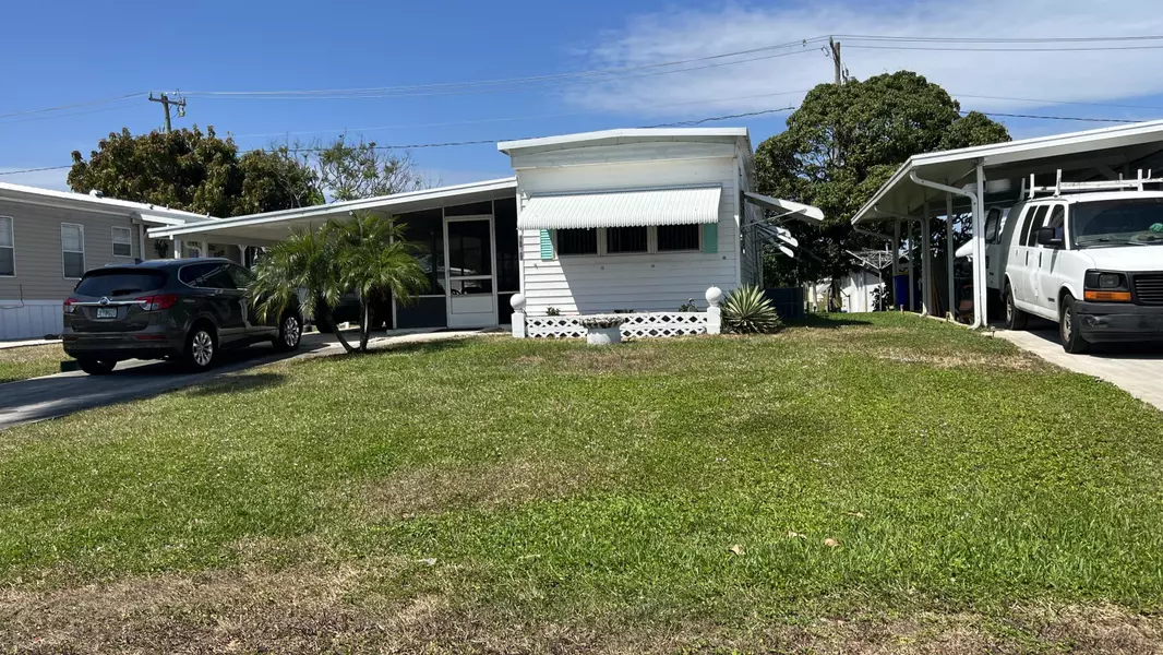 7029 SE Ridgeway TER, Hobe Sound, FL 33455