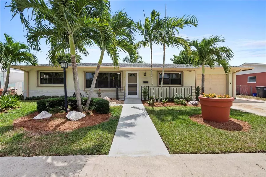 3334 Capri RD, Palm Beach Gardens, FL 33410