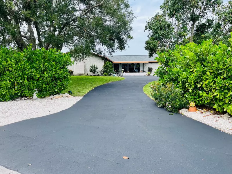 1815 NE River CT, Jensen Beach, FL 34957