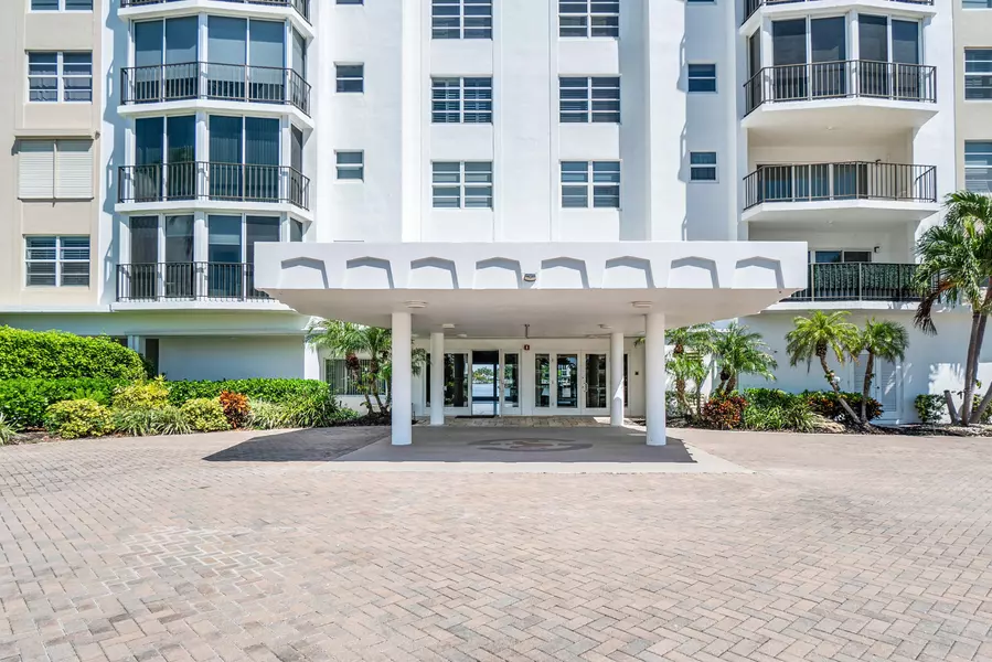 400 Seasage DR 402, Delray Beach, FL 33483