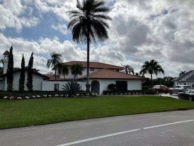 12010 N Lake DR, Boynton Beach, FL 33436