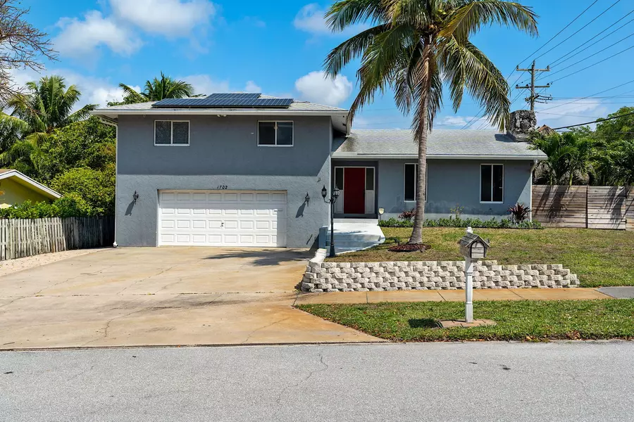 1702 N 13th AVE, Lake Worth Beach, FL 33460