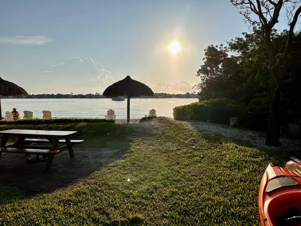 Hypoluxo, FL 33462,900 Scotia DR 205