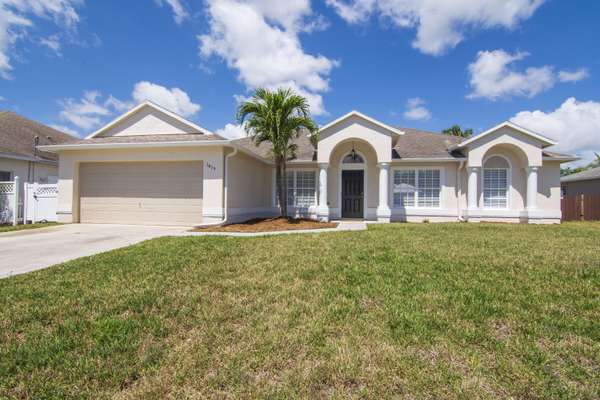 1415 SW Leisure LN, Port Saint Lucie, FL 34953