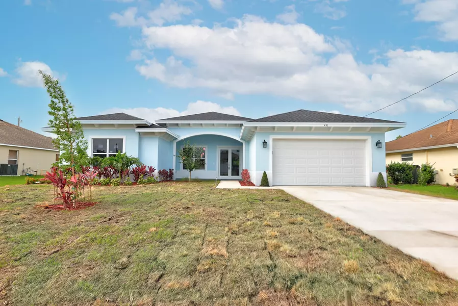 451 SW Fields AVE, Port Saint Lucie, FL 34953