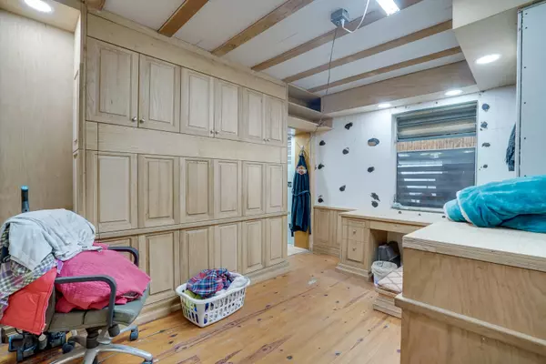 West Palm Beach, FL 33406,4375 Palm AVE