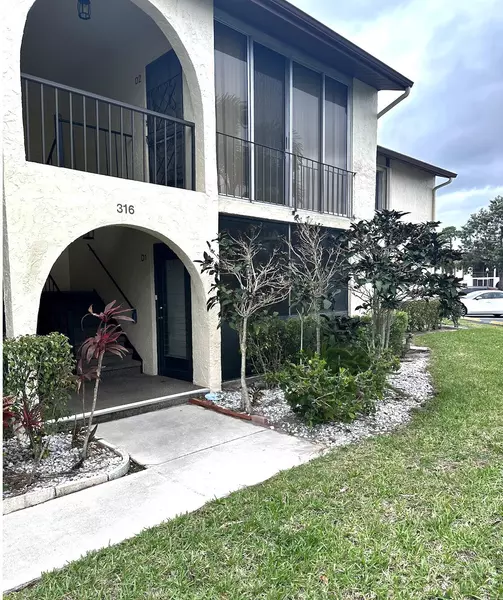 316 Knotty Pine CIR D-1, Lake Worth, FL 33463