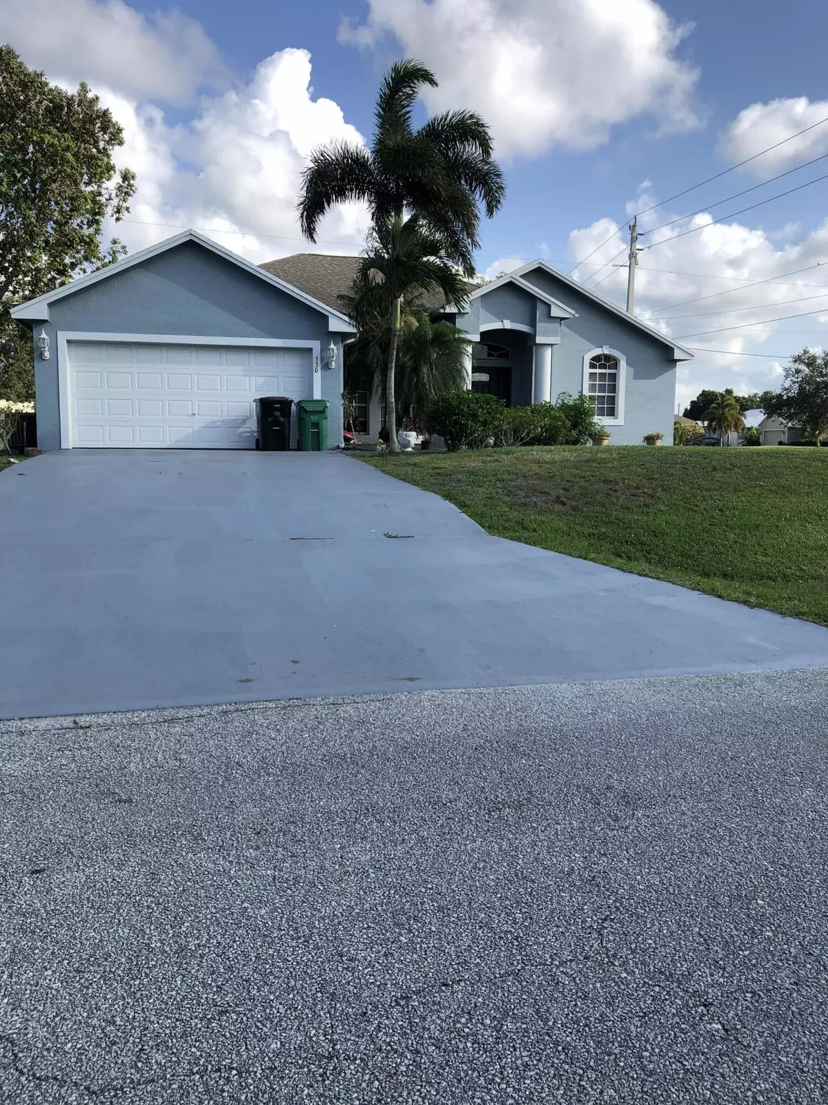 Port Saint Lucie, FL 34953,330 SW Log DR