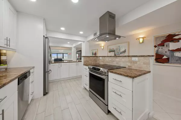 South Palm Beach, FL 33480,3501 S Ocean BLVD 401